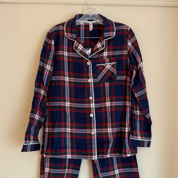 2 pc set Like New Plaid Christmas holiday pajamas classic traditional - Picture 2 of 5